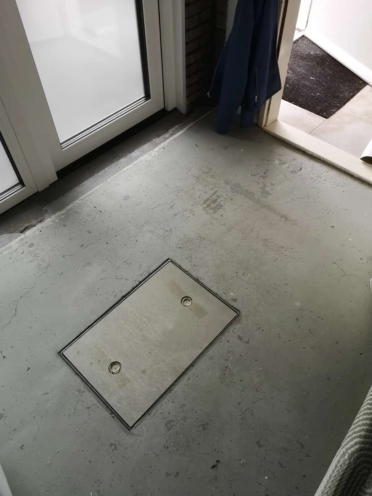 Kruipluik met heflip gegalvaniseerd staal