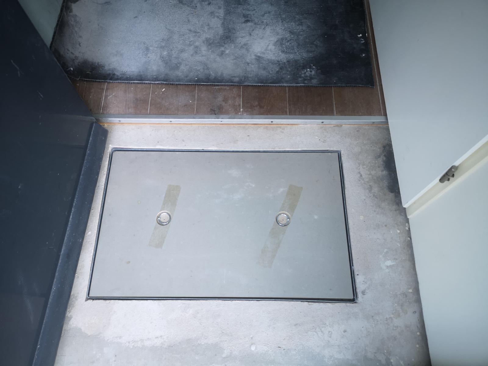 Kruipluik in betonvloer Eindhoven