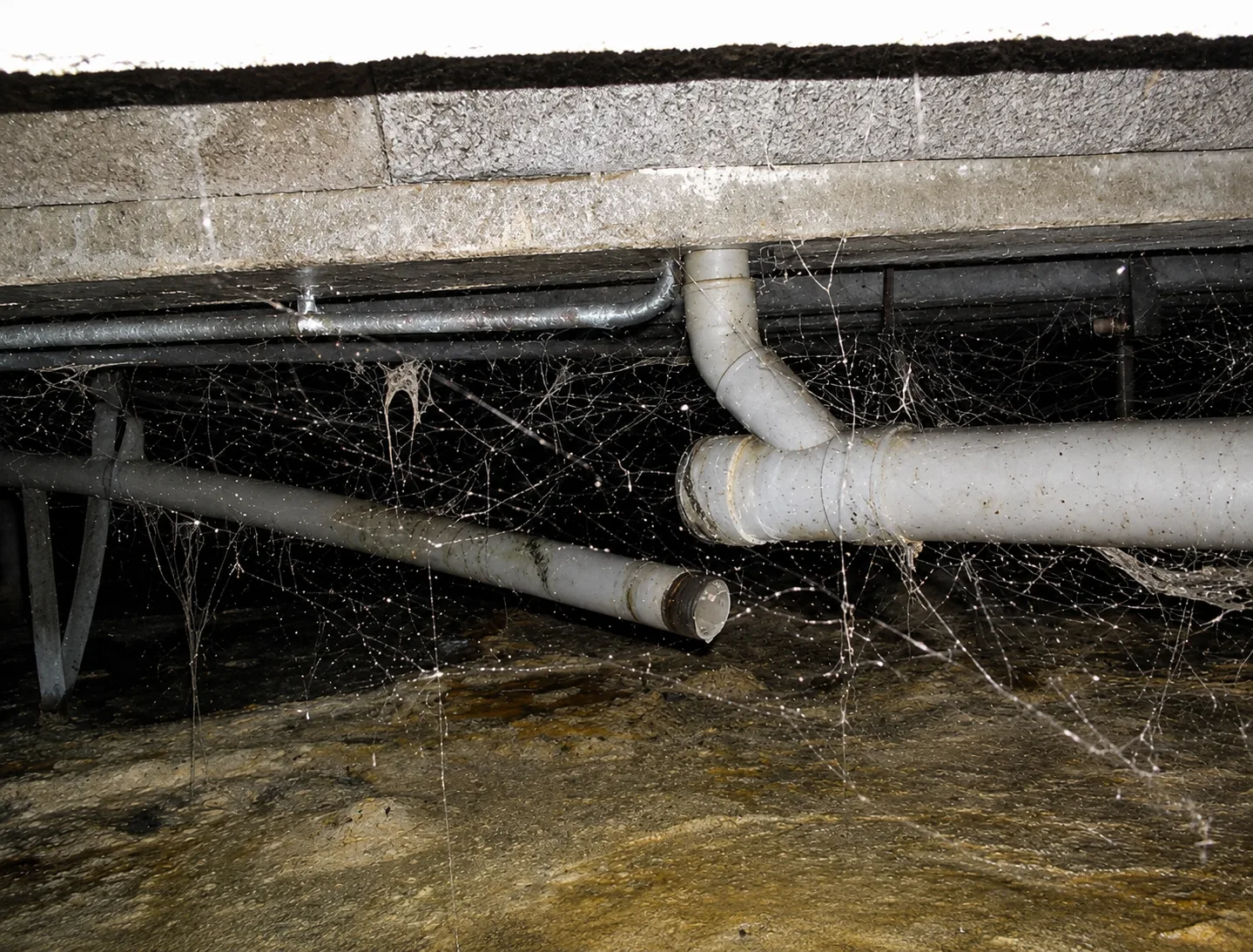 Rioollucht in huis oplossen met kruipruimte ventilatie