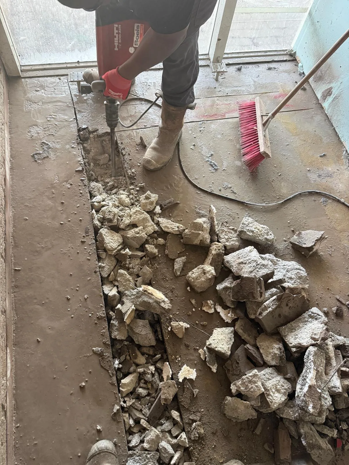 Muur slopen Wintelre -- deelsloop metselwerk
