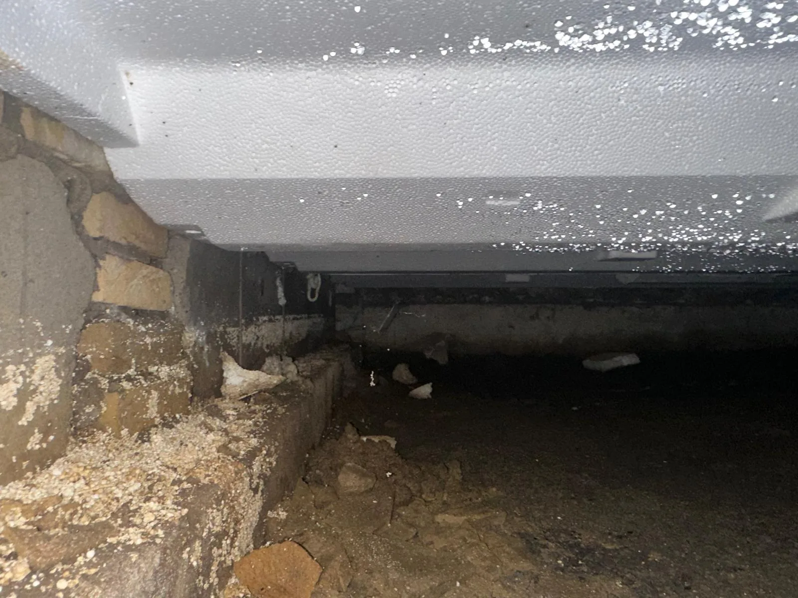 Kruipruimte ventilatie Uden -- ventilatieroosters boren in fundering
