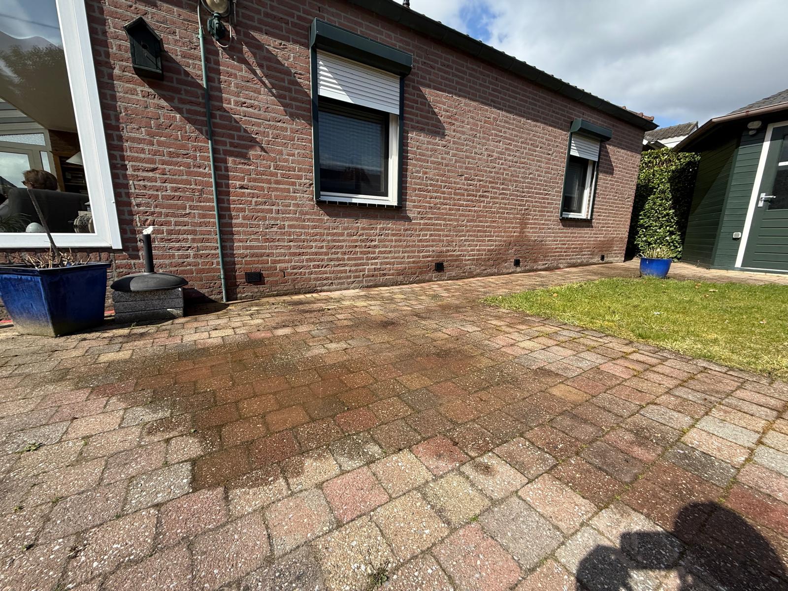 Kruipruimte ventilatie laten plaatsen — ventilatieroosters boren door fundering
